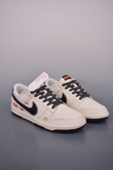 Nike SB Dunk Low Supreme Collaboration